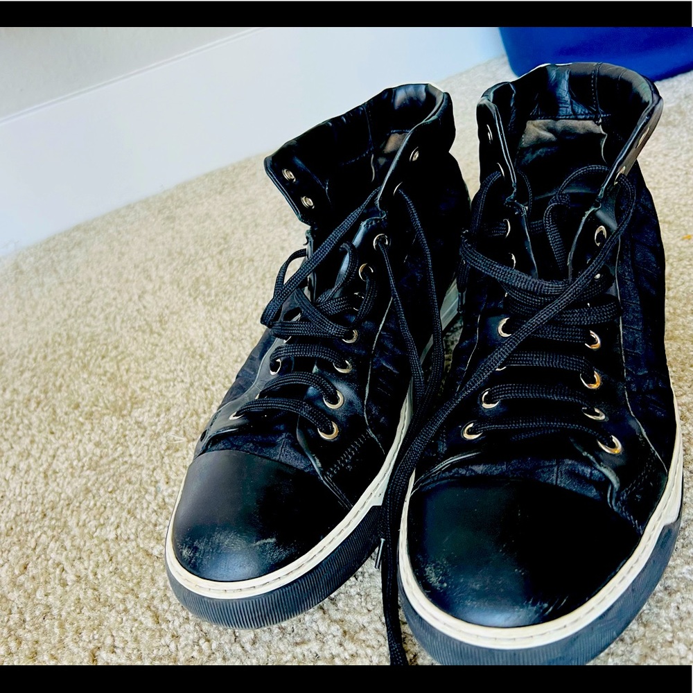 Mens shoes